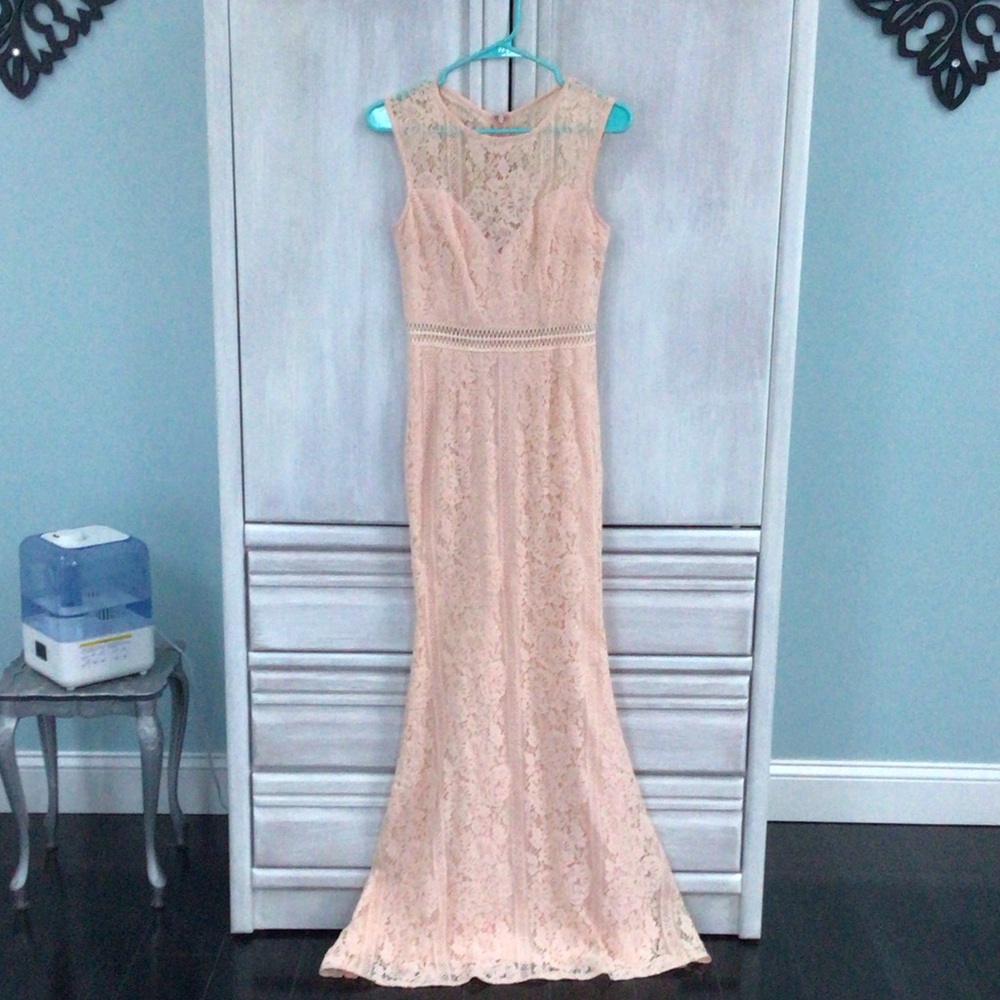 Chic Lace Maxi Dress - Soft Pink